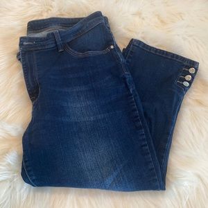 Women’s Levi Jean capri pants